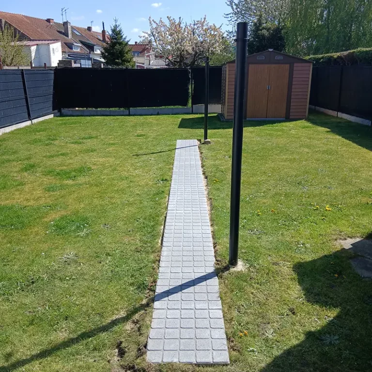 pose_une_nouvelle_allee_dans_un_jardin